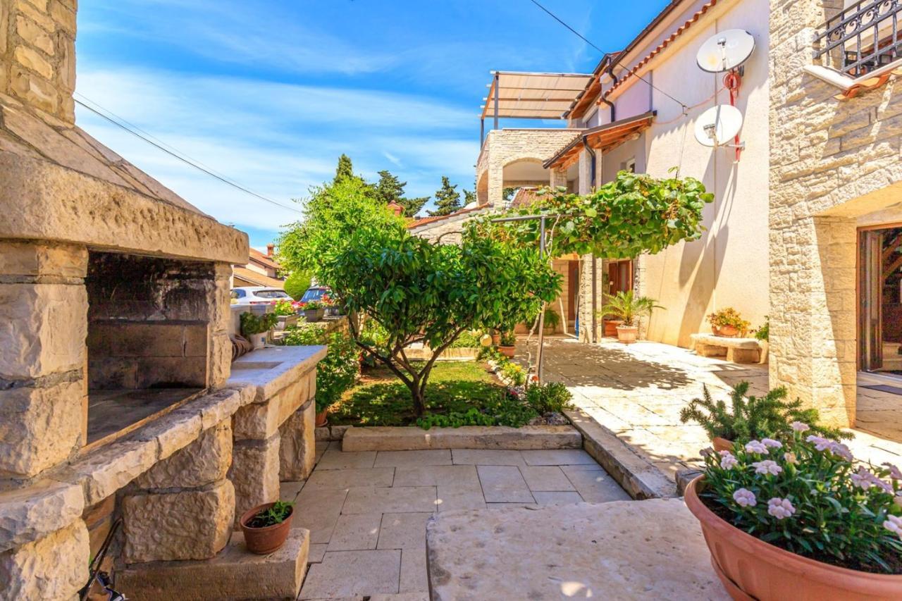 Apartments Mirjana Медулин Экстерьер фото